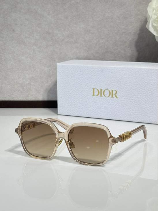 Picture of Dior Sunglasses _SKUfw77364362fw